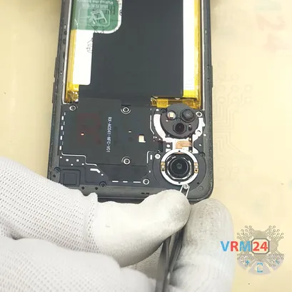 How to disassemble Oppo Reno8 T, Step 4/4