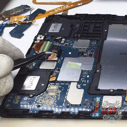 How to disassemble Samsung Galaxy Tab A 10.5'' SM-T590, Step 15/4