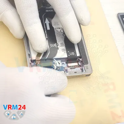 Como desmontar Samsung Galaxy S25 Ultra SM-S938 por si mesmo, Passo 10/2
