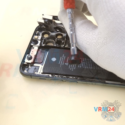 How to disassemble Apple iPhone 11 Pro, Step 9/3