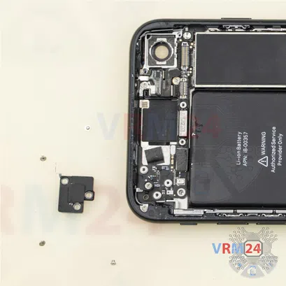 Como desmontar Apple iPhone SE (2nd generation) por si mesmo, Passo 12/2