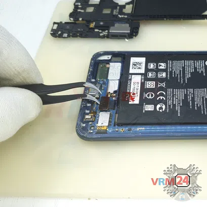 How to disassemble LG V30 Plus US998, Step 10/3