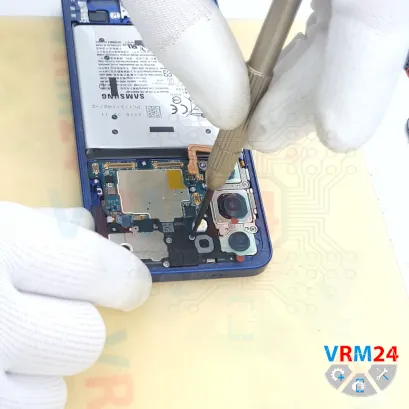 How to disassemble Samsung Galaxy S25 SM-S931, Step 12/3