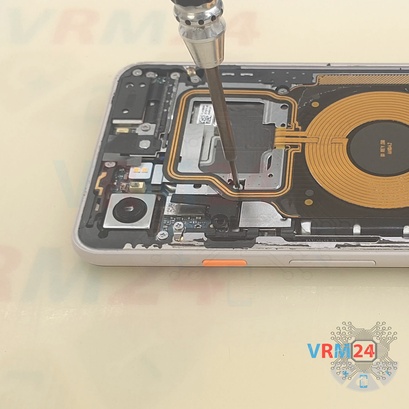 How to disassemble Google Pixel 3, Step 4/4