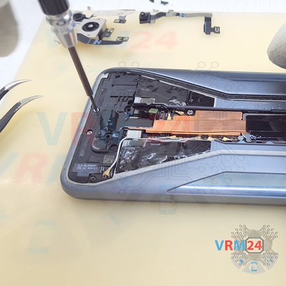How to disassemble Xiaomi Black Shark 3, Step 16/3