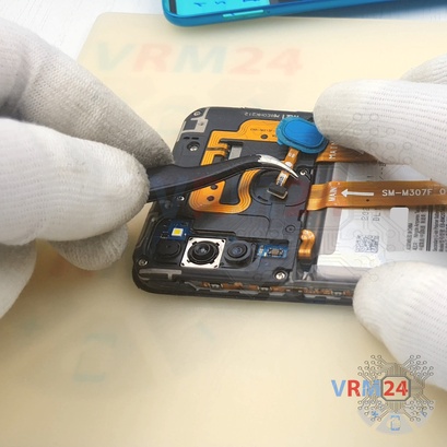 Cómo desmontar Samsung Galaxy M21 SM-M215, Paso 4/4