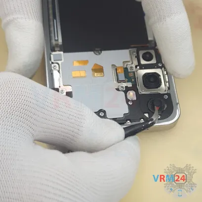 Как разобрать Samsung Galaxy S24 FE SM-S721, Шаг 4/2