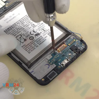 How to disassemble Samsung Galaxy M32 SM-M325, Step 15/3