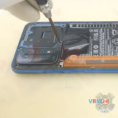 How to disassemble Xiaomi Redmi Note 11, Step 4/3