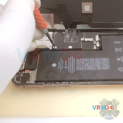How to disassemble Apple iPhone 11 Pro Max, Step 7/4