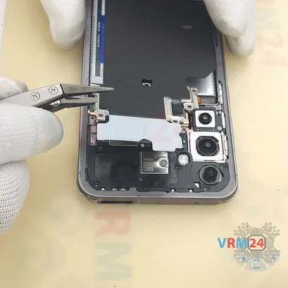 How to disassemble Samsung Galaxy S23 FE SM-S711, Step 5/3