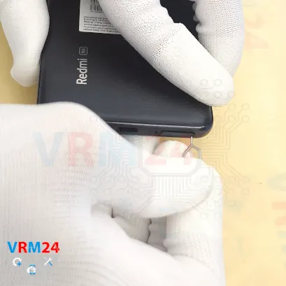 How to disassemble Xiaomi Redmi Note 14 Pro, Step 2/3