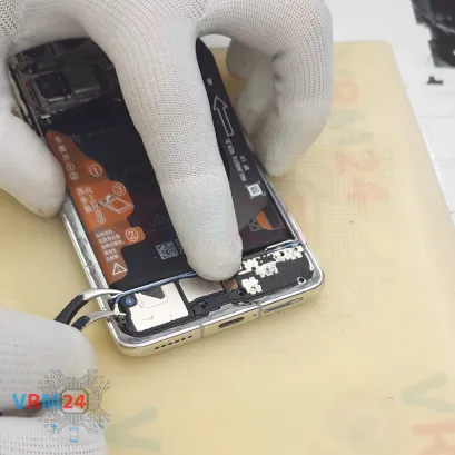 Как разобрать Huawei P50 Pro, Шаг 15/2