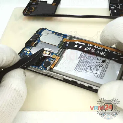 Cómo desmontar Samsung Galaxy A31 SM-A315, Paso 6/2