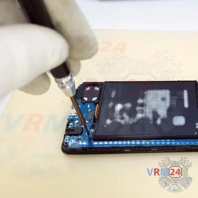 How to disassemble Samsung Galaxy A01 Core SM-A013, Step 8/3