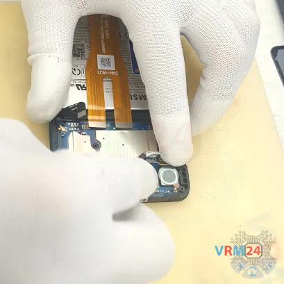 How to disassemble Samsung Galaxy A06 SM-A065, Step 13/3