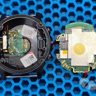 How to disassemble Garmin Fenix 5, Step 9/1