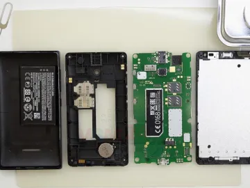 Cómo desmontar Microsoft Lumia 532 DS RM-1032