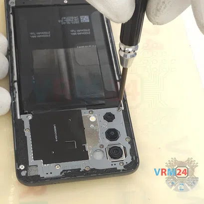 How to disassemble Realme GT Master Edition, Step 4/3
