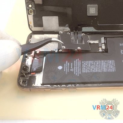 How to disassemble Apple iPhone 11 Pro Max, Step 7/5