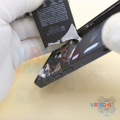 How to disassemble Apple iPhone 12 mini, Step 8/3