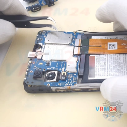 How to disassemble Samsung Galaxy A03 SM-A035, Step 12/3