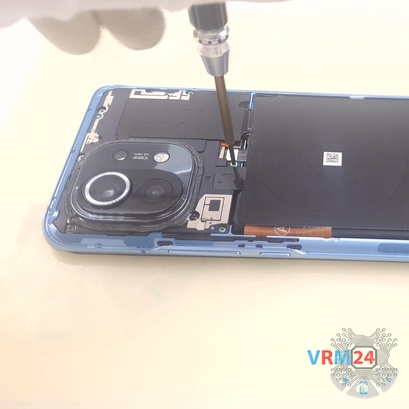 How to disassemble Xiaomi Mi 11, Step 4/3
