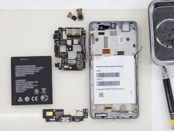 Como desmontar ZTE Blade A520C por si mesmo