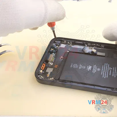 How to disassemble Apple iPhone 12, Step 19/3