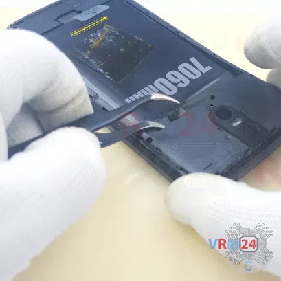 How to disassemble Doogee BL7000, Step 5/3