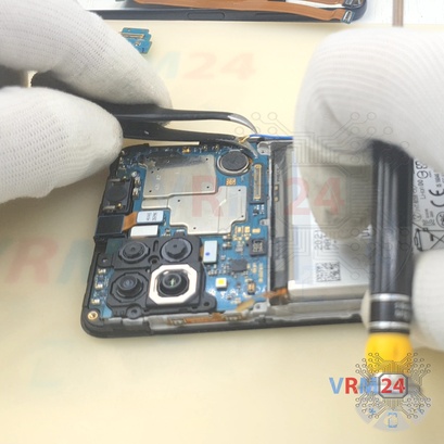 How to disassemble Samsung Galaxy A22 SM-A225, Step 13/2