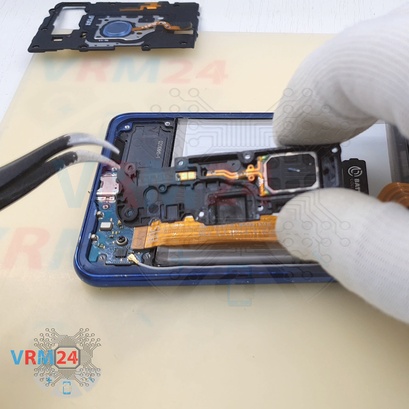 Como desmontar Samsung Galaxy A9 Pro (2019) SM-G887 por si mesmo, Passo 8/4
