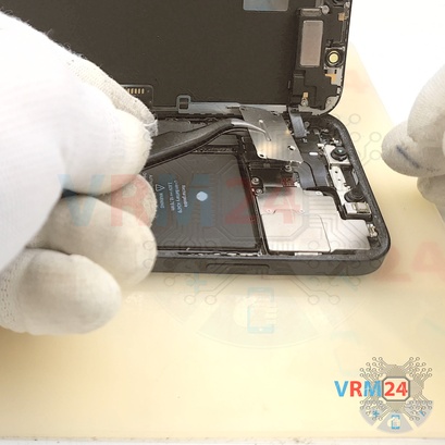 How to disassemble Apple iPhone 12, Step 5/5