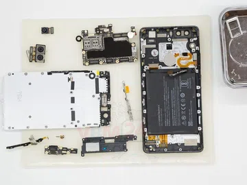 How to disassemble ZTE Nubia Z17