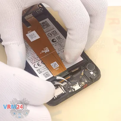 How to disassemble Samsung Galaxy A04 SM-A045, Step 10/3