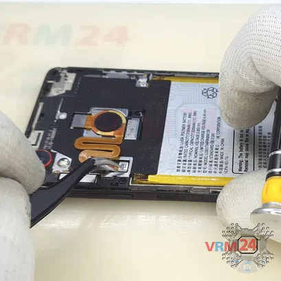 How to disassemble ZTE Blade A7 Vita, Step 4/3