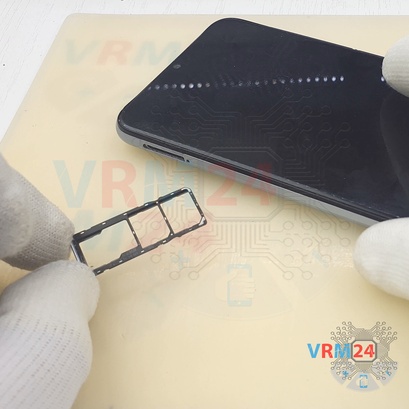 How to disassemble Realme C15, Step 2/4