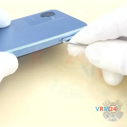 Как разобрать Realme C30, Шаг 2/3