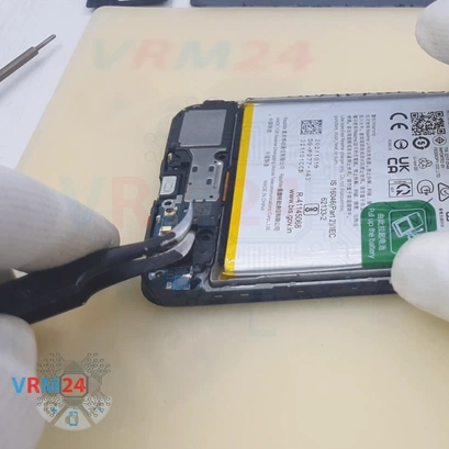 How to disassemble Realme 8i, Step 9/3