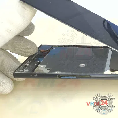 How to disassemble Sony Xperia XZ1, Step 3/6