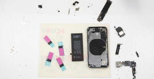 How to disassemble Apple iPhone 8
