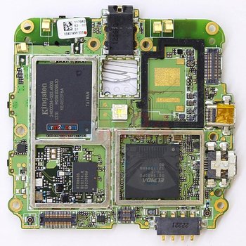 Asus_PadFone_A66_Motherboard_1_Gey22c1.jpg