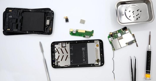Como desmontar HTC Desire 616 por si mesmo