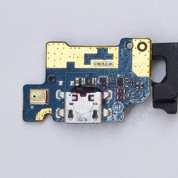 HTC_Desire_628_Daughterboard_1.jpg