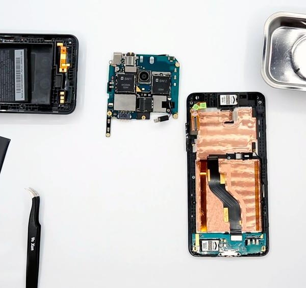 HTC Desire 700