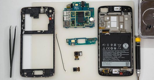 Comment démonter HTC Desire 828