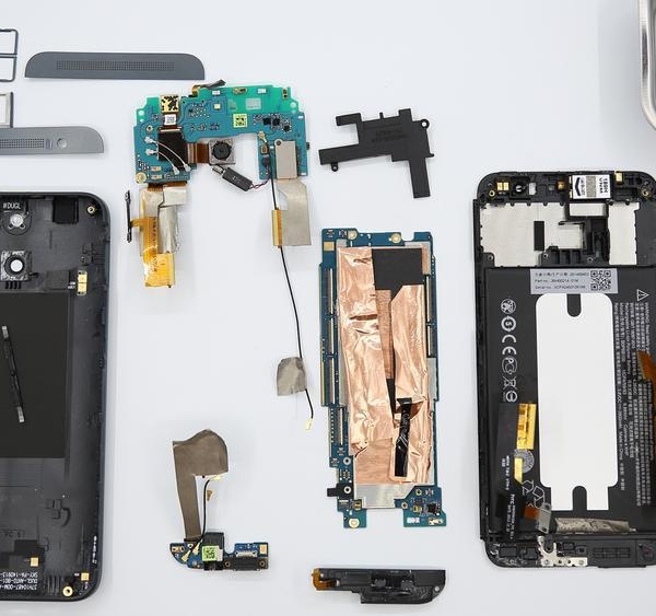 HTC One E8