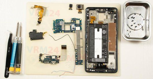 How to disassemble HTC U Ultra