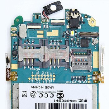 Highscreen_Spark_Motherboard_3a.jpg