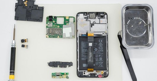 How to disassemble Huawei Honor 7S